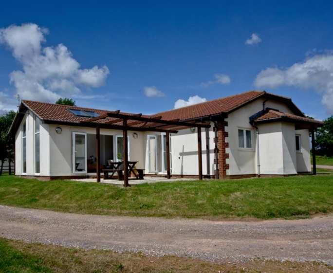 Lovely 2 Bedroom Holiday Chalet Near Сидмаут Экстерьер фото